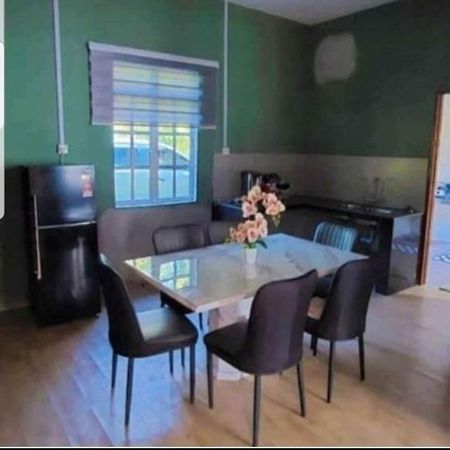 Teratak Kayu Homestay Batu Pahat Luaran gambar