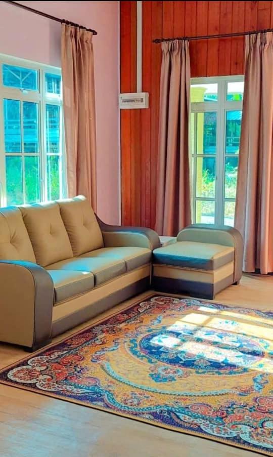 Teratak Kayu Homestay Batu Pahat Luaran gambar