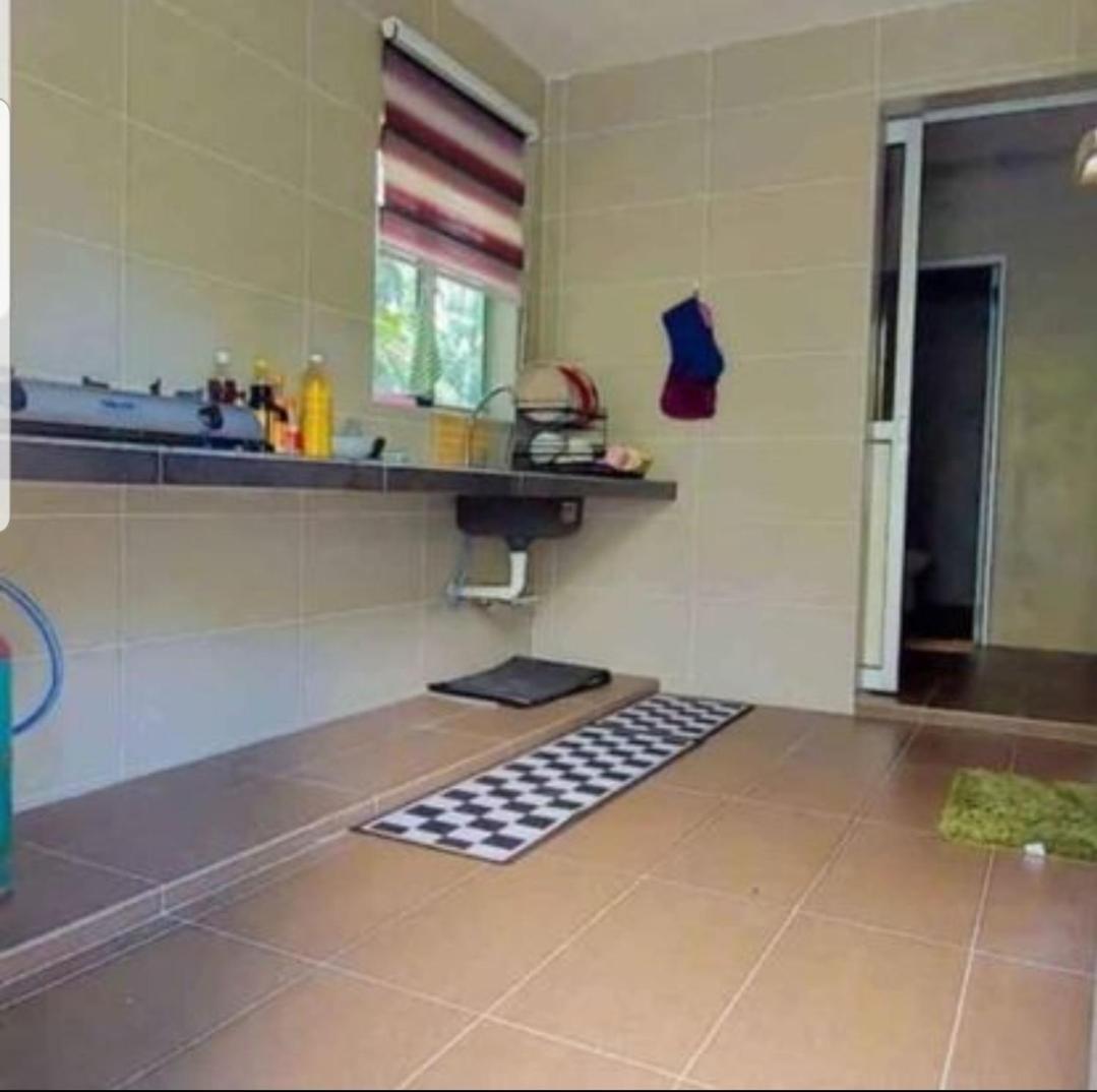 Teratak Kayu Homestay Batu Pahat Luaran gambar